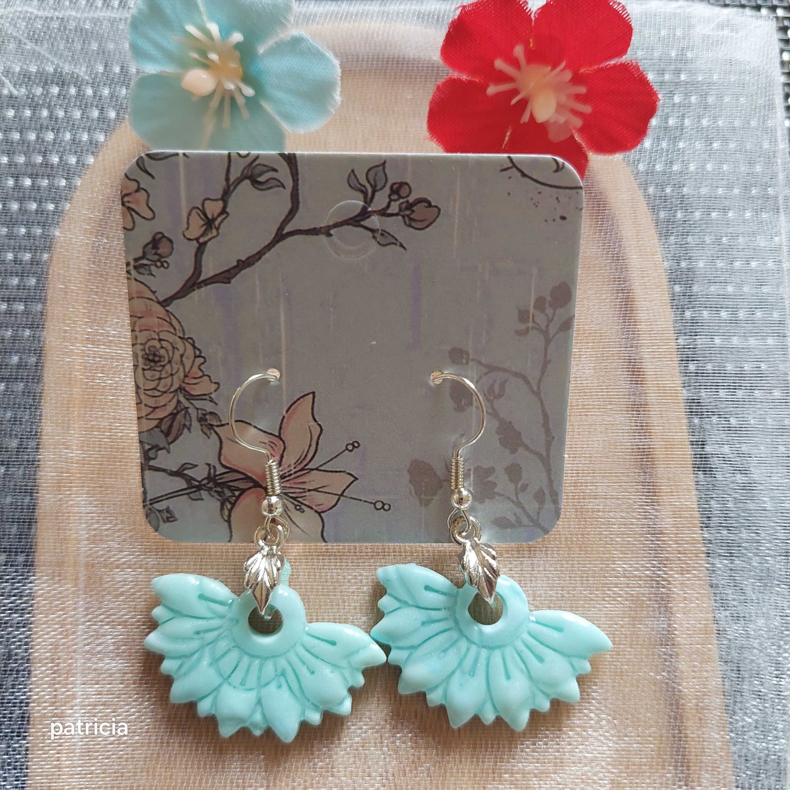 Boucles d'oreilles douceur turquoise. Créoles vendue séparément 3 euros